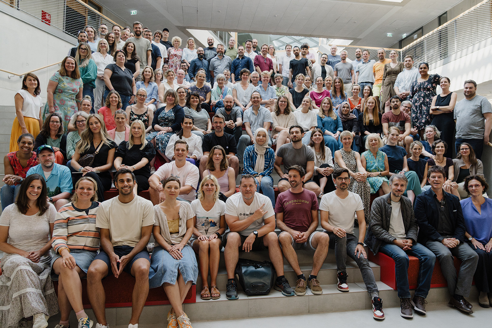 Kollegiumsfoto neu Schule